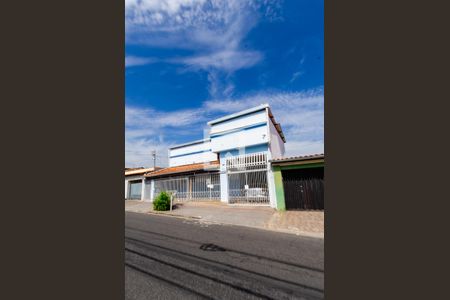 Casa à venda com 462m², 5 quartos e 2 vagasFachada