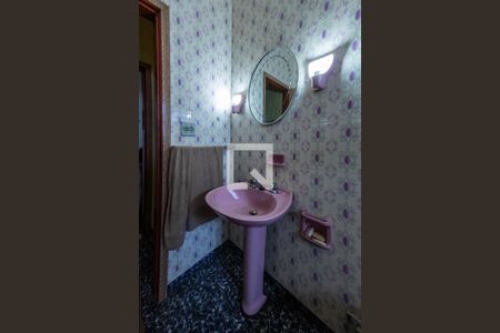 Casa à venda com 282m², 3 quartos e 6 vagas Casa à venda com 282m², 3 quartos e 6 vagasBanheiro