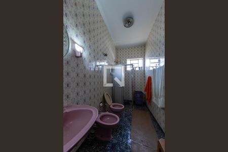 Casa à venda com 282m², 3 quartos e 6 vagas Casa à venda com 282m², 3 quartos e 6 vagasBanheiro