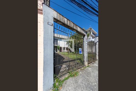 Casa à venda com 282m², 3 quartos e 6 vagas Casa à venda com 282m², 3 quartos e 6 vagasFachada