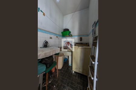 Casa à venda com 282m², 3 quartos e 6 vagas Casa à venda com 282m², 3 quartos e 6 vagasÁrea de Serviço