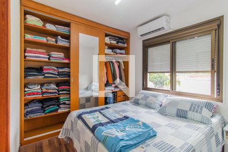 Quarto 1 - Suíte de apartamento à venda com 3 quartos, 75m² em Medianeira, Porto Alegre