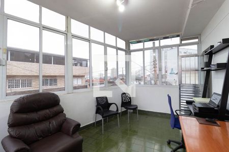 Casa à venda com 160m², 3 quartos e 3 vagas Casa à venda com 160m², 3 quartos e 3 vagasEscritório