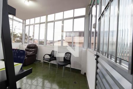 Casa à venda com 160m², 3 quartos e 3 vagas Casa à venda com 160m², 3 quartos e 3 vagasEscritório