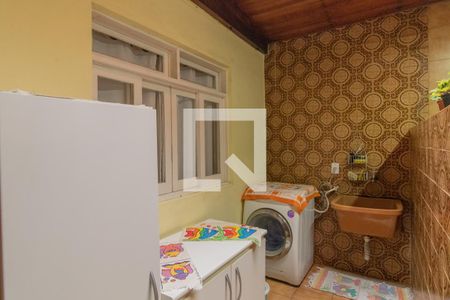 Casa à venda com 380m², 5 quartos e 3 vagasCozinha e Área de Serviço