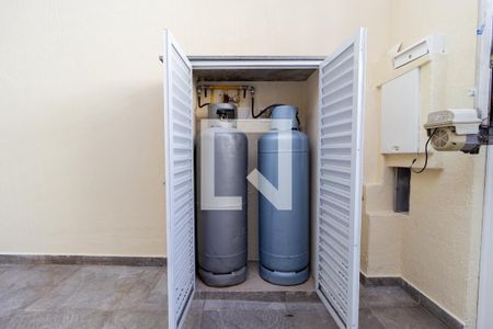 Casa à venda com 120m², 3 quartos e 2 vagas Casa à venda com 120m², 3 quartos e 2 vagasDetalhe - Garagem