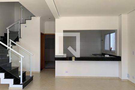 Sala de casa de condomínio para alugar com 4 quartos, 126m² em Jardim Vitoria, Suzano