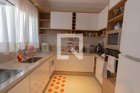 Casa para alugar com 290m², 3 quartos e 4 vagas Casa para alugar com 290m², 3 quartos e 4 vagascozinha