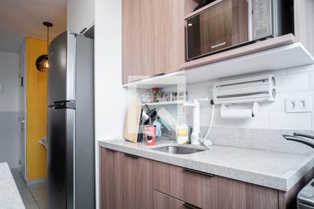 Cozinha de apartamento para alugar com 2 quartos, 35m² em Parque Císper, São Paulo