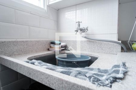 Cozinha de apartamento para alugar com 2 quartos, 35m² em Parque Císper, São Paulo