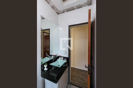 Casa à venda com 125m², 3 quartos e 4 vagas Casa à venda com 125m², 3 quartos e 4 vagasBanheiro