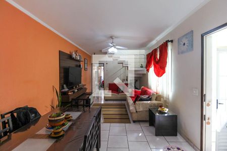 Sala de casa à venda com 3 quartos, 125m² em Parque Tomas Saraiva, São Paulo