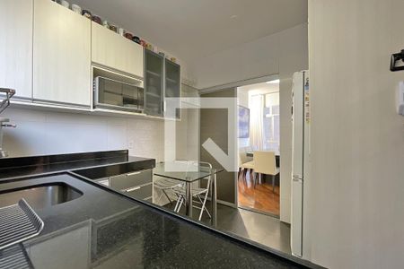 Apartamento à venda com 130m², 4 quartos e 2 vagasCozinha