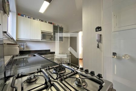 Apartamento à venda com 130m², 4 quartos e 2 vagasCozinha