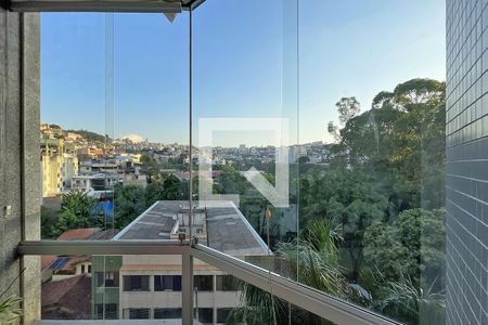 Varanda de apartamento à venda com 4 quartos, 130m² em Santo Antônio, Belo Horizonte