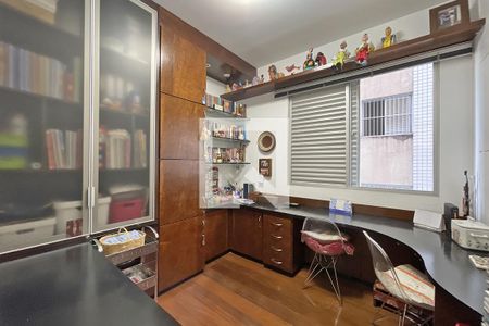 Apartamento à venda com 130m², 4 quartos e 2 vagasQuarto 4