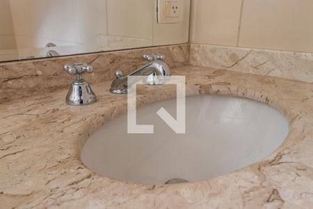 Apartamento à venda com 178m², 3 quartos e 2 vagasBanheiro da Suíte 2