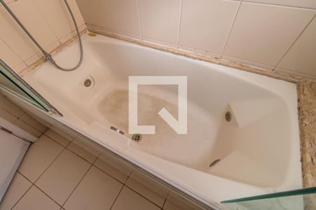 Apartamento à venda com 178m², 3 quartos e 2 vagasBanheiro da Suíte 2