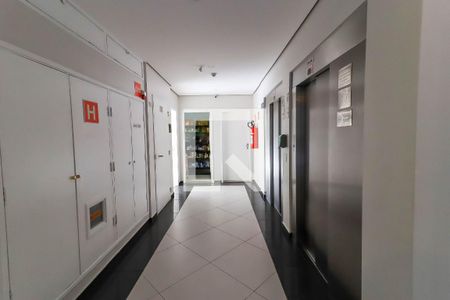 Apartamento para alugar com 65m², 2 quartos e 1 vaga Apartamento para alugar com 65m², 2 quartos e 1 vagaHall