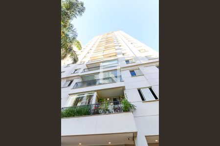 Apartamento para alugar com 65m², 2 quartos e 1 vaga Apartamento para alugar com 65m², 2 quartos e 1 vagaFachada