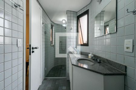 Banheiro da Suíte de apartamento para alugar com 1 quarto, 56m² em Pinheiros, São Paulo