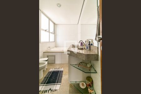 Apartamento à venda com 147m², 4 quartos e 2 vagasBanheiro da Suíte 2