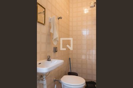 Casa à venda com 235m², 4 quartos e 4 vagasBanheiro de serviço