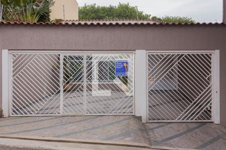 Casa à venda com 235m², 4 quartos e 4 vagasFachada