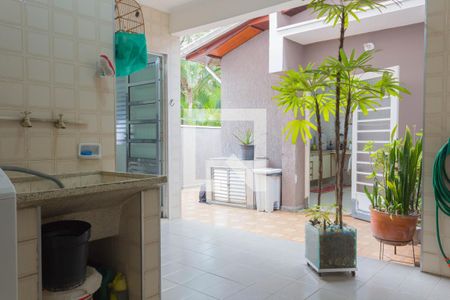 Casa à venda com 235m², 4 quartos e 4 vagasÁrea de Serviço