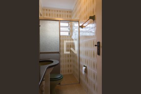 Casa à venda com 235m², 4 quartos e 4 vagasBanheiro do quarto de hóspedes