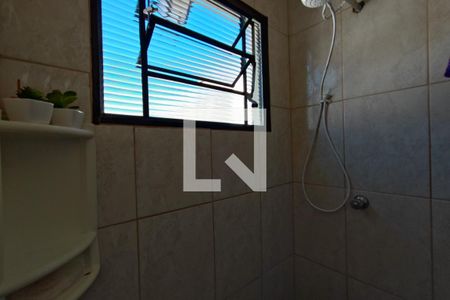 Casa à venda com 160m², 3 quartos e 1 vagaBanheiro - Lavabo