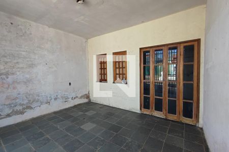 Casa à venda com 160m², 3 quartos e 1 vagaGaragem - Quintal