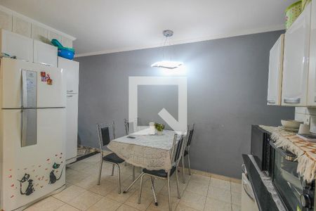 Casa à venda com 170m², 2 quartos e 3 vagas Casa à venda com 170m², 2 quartos e 3 vagasCozinha