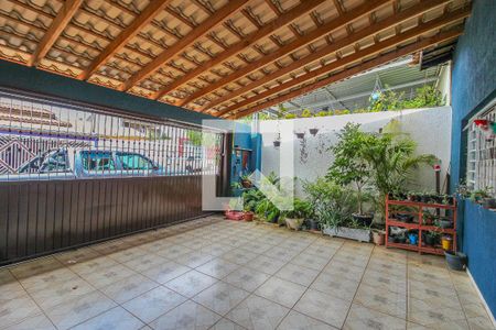 Casa à venda com 170m², 2 quartos e 3 vagas Casa à venda com 170m², 2 quartos e 3 vagasGaragem