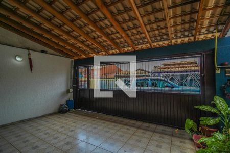 Casa à venda com 170m², 2 quartos e 3 vagas Casa à venda com 170m², 2 quartos e 3 vagasGaragem