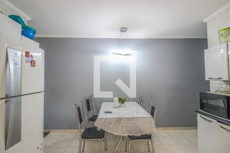 Casa à venda com 170m², 2 quartos e 3 vagas Casa à venda com 170m², 2 quartos e 3 vagasCozinha