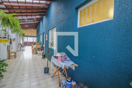 Casa à venda com 170m², 2 quartos e 3 vagas Casa à venda com 170m², 2 quartos e 3 vagasQuintal