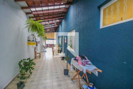 Casa à venda com 170m², 2 quartos e 3 vagas Casa à venda com 170m², 2 quartos e 3 vagasQuintal