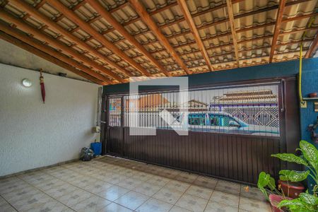 Casa à venda com 170m², 2 quartos e 3 vagas Casa à venda com 170m², 2 quartos e 3 vagasGaragem