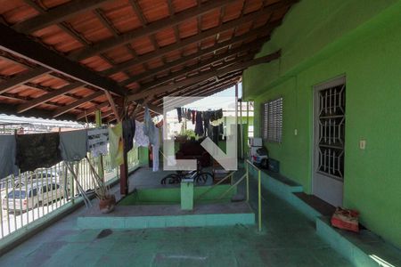 Casa à venda com 187m², 8 quartos e 2 vagasVaranda