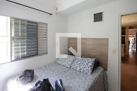Casa à venda com 187m², 8 quartos e 2 vagasQuarto casa 03