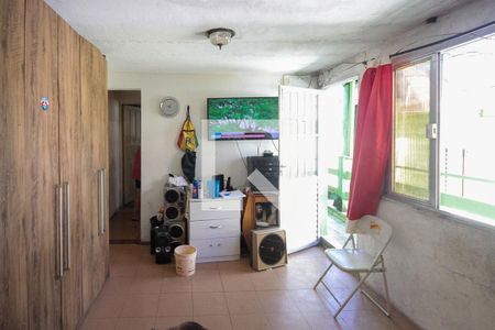 Casa à venda com 187m², 8 quartos e 2 vagasSala Casa 02
