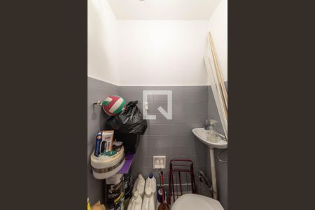 Casa à venda com 113m², 3 quartos e 2 vagas Casa à venda com 113m², 3 quartos e 2 vagasBanheiro de serviço