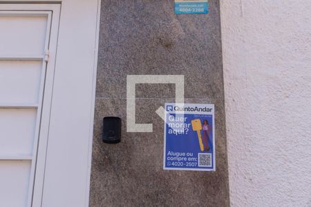 Casa à venda com 113m², 3 quartos e 2 vagas Casa à venda com 113m², 3 quartos e 2 vagasPlaquinha