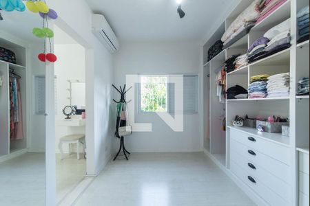 Casa à venda com 113m², 3 quartos e 2 vagas Casa à venda com 113m², 3 quartos e 2 vagasCloset da suíte 2