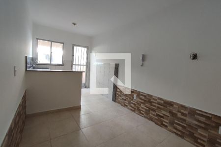 Sala de casa para alugar com 1 quarto, 45m² em Taquara, Rio de Janeiro