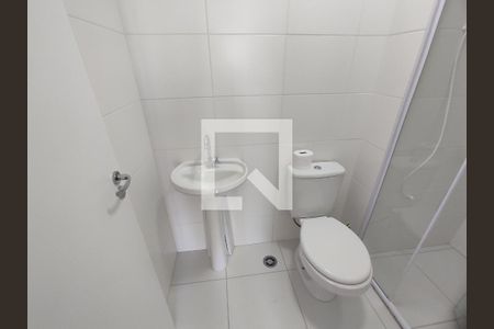 Banheiro de apartamento para alugar com 1 quarto, 28m² em Bom Retiro, São Paulo