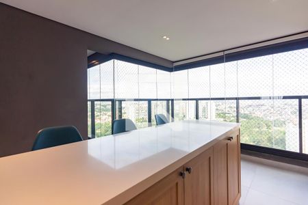 Apartamento para alugar com 156m², 4 quartos e 4 vagasVaranda 