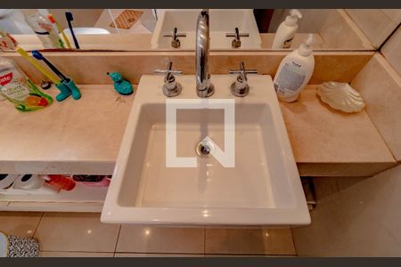 Apartamento à venda com 463m², 3 quartos e 4 vagasBanheiro da Suíte 1