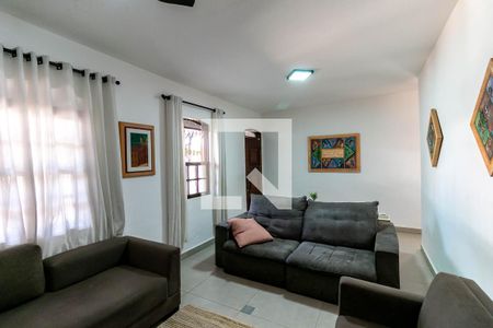 Sala de casa à venda com 3 quartos, 360m² em Jardim Industrial, Contagem